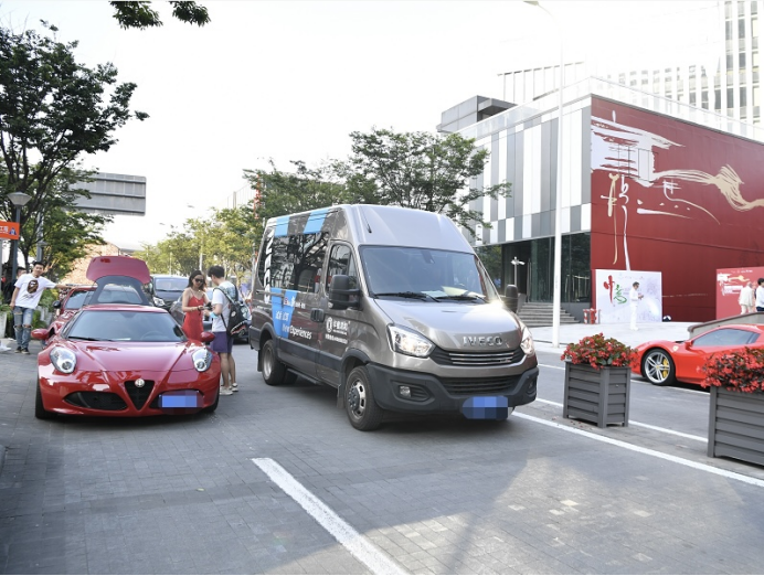 涂鴉秀！豪車巡游！中意文化周火熱開幕，依維柯歐勝閃耀魔都