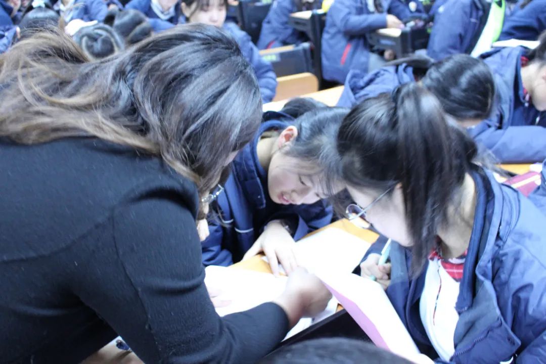 张家港外国语学校国际文化艺术节——语奥走进神秘的非洲