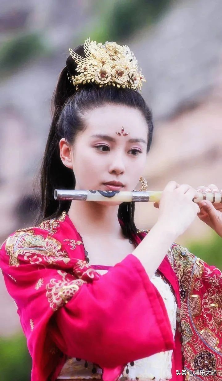 人均一字眉加披發(fā)的影視圈，或許?早就忘記了美人在骨不?在皮吧