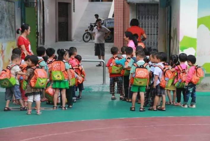 哈佛發現：孩子3歲上幼兒園和4歲上幼兒園，上小學后差距明顯