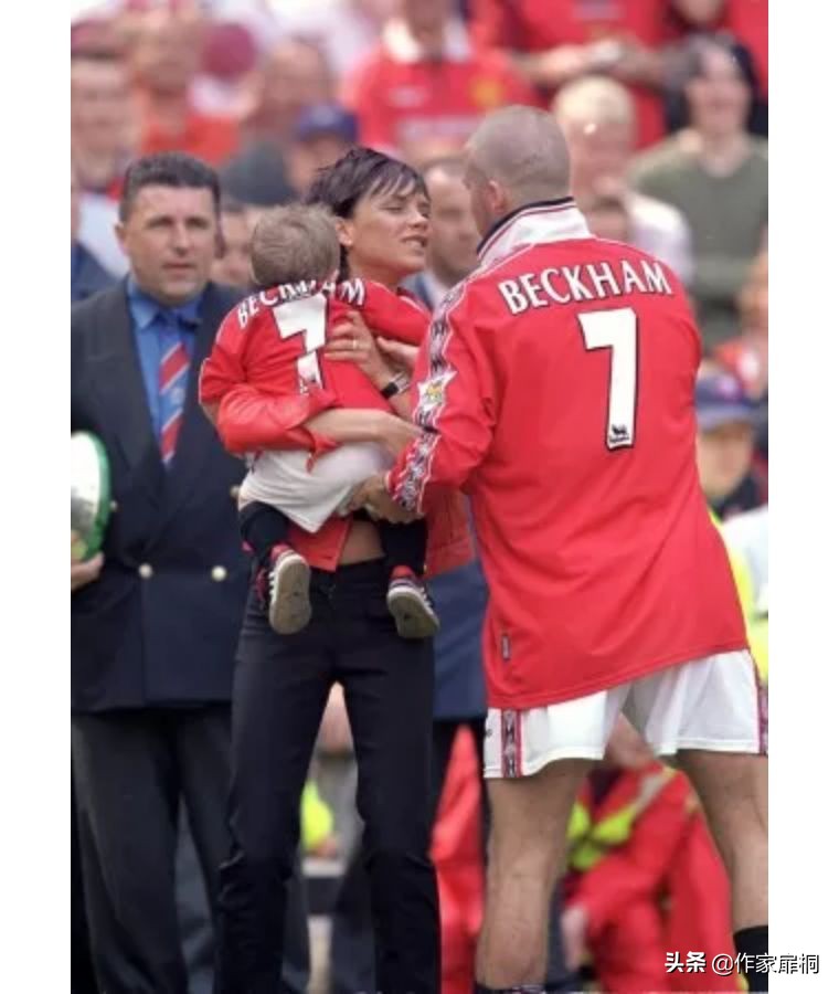 豪办3场婚礼，13枚婚戒，老公全球最帅，贝嫂维