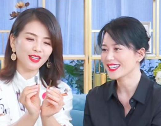 在影视圈赚钱还不够？不少明星开始做这事，你有没有去消费过？