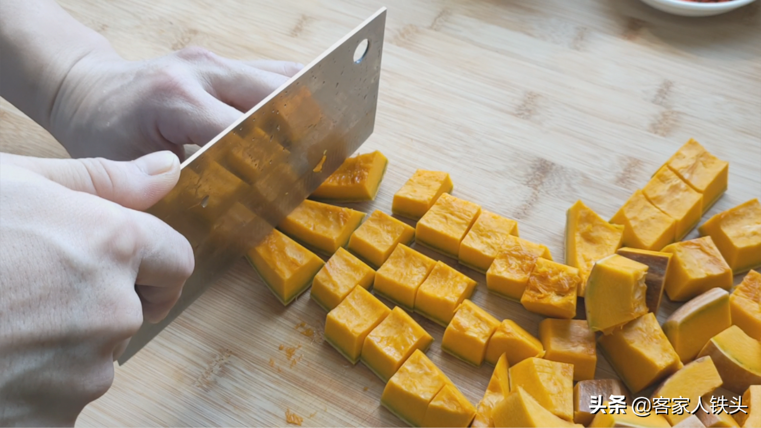 秋冬季吃南瓜？客家人爱这一个吃法，一周吃3次，营养好吃又养颜