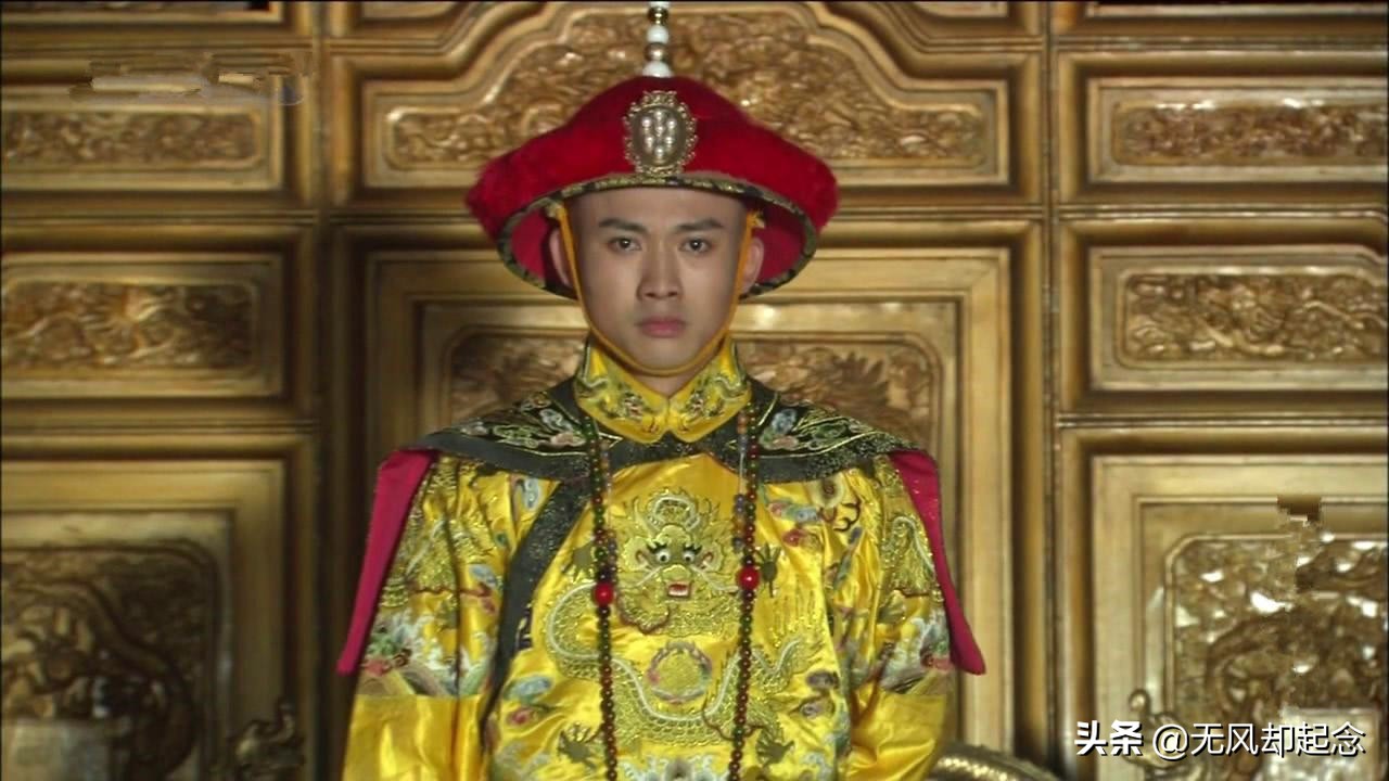 她35岁才入宫被封为皇后，一年后便病逝，生下一子，成大清皇帝