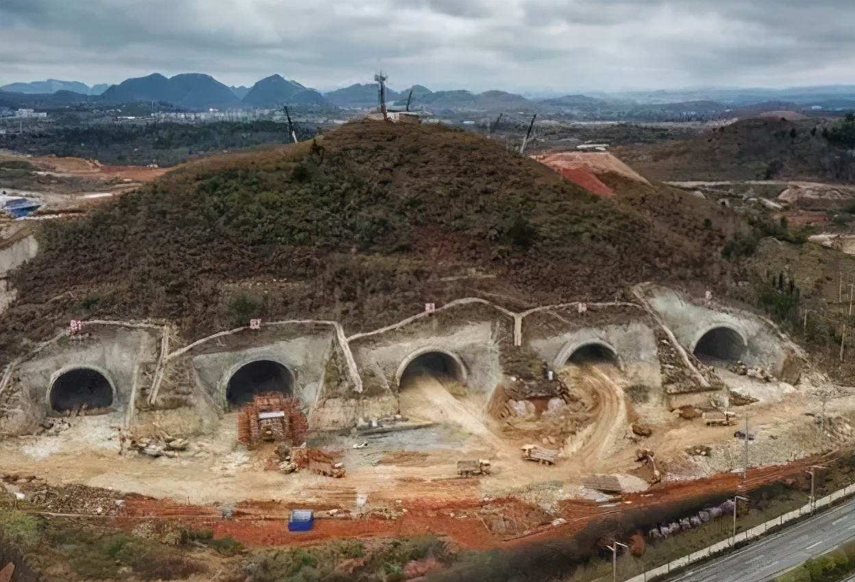 挖空一座山！华为、苹果为何抢着在贵州建立数据中心？