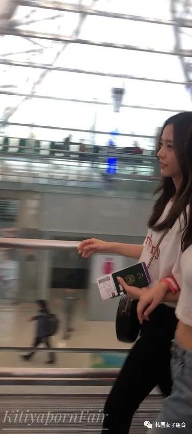 都说真人有那么漂亮的,这位女团爱豆真人感觉的动图