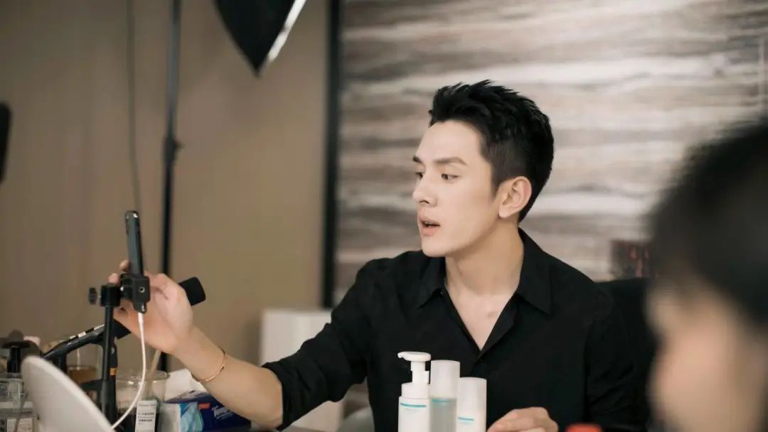 Crouch the joy between Li Jiaqi direct seeding, it is not merely " buy buy "