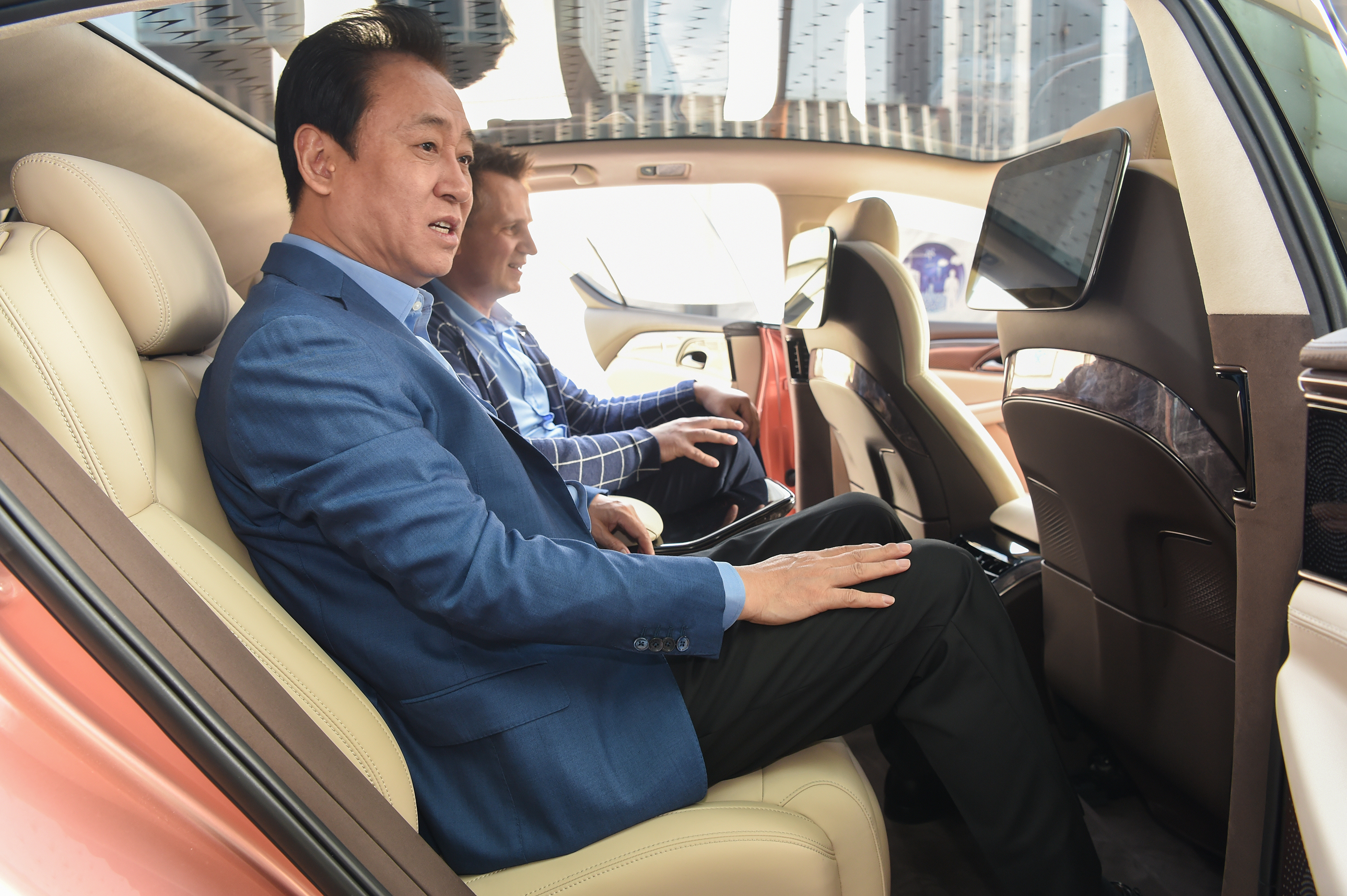 恒驰1内饰曝光 豪华与科技并存