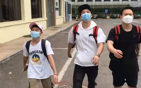 自由真好！全红婵结束隔离与队友狂走霸王步 她将回广州做两件大事