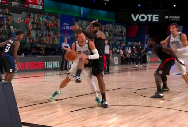 百般辯解！小Morris回應惡犯被驅逐：我不髒只是強硬犯規，不擔心停賽！-黑特籃球-NBA新聞影音圖片分享社區