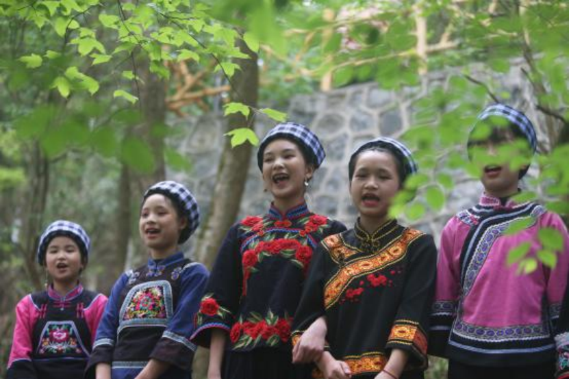 贵州望谟：布依族同胞盛装欢度传统节日“三月三”