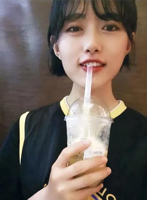 军装照VS便装照，军营女神男神天团帅炸