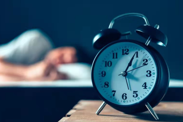 春季养肝正当时，肝不好的人，身体可能有10个症状，对照自查