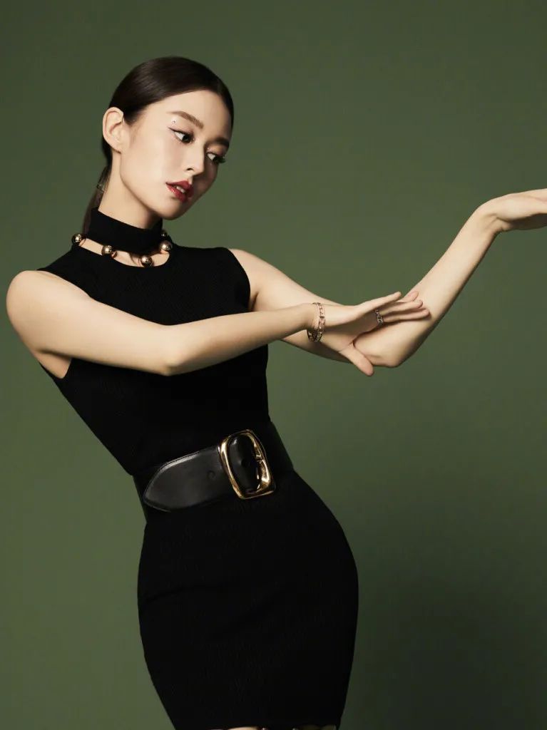 婚后2年，吉娜郎朗被群嘲：“恩爱终于装不下去了？”