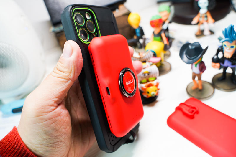 这才是iPhone充电最佳的姿态！iWALK变色龙充电宝评测