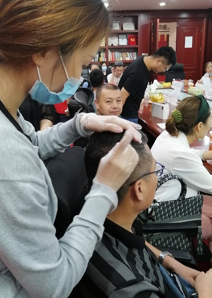 齐鲁美妆商学院公开课暨科瑞西娜头皮再生产品发布会在济南举行