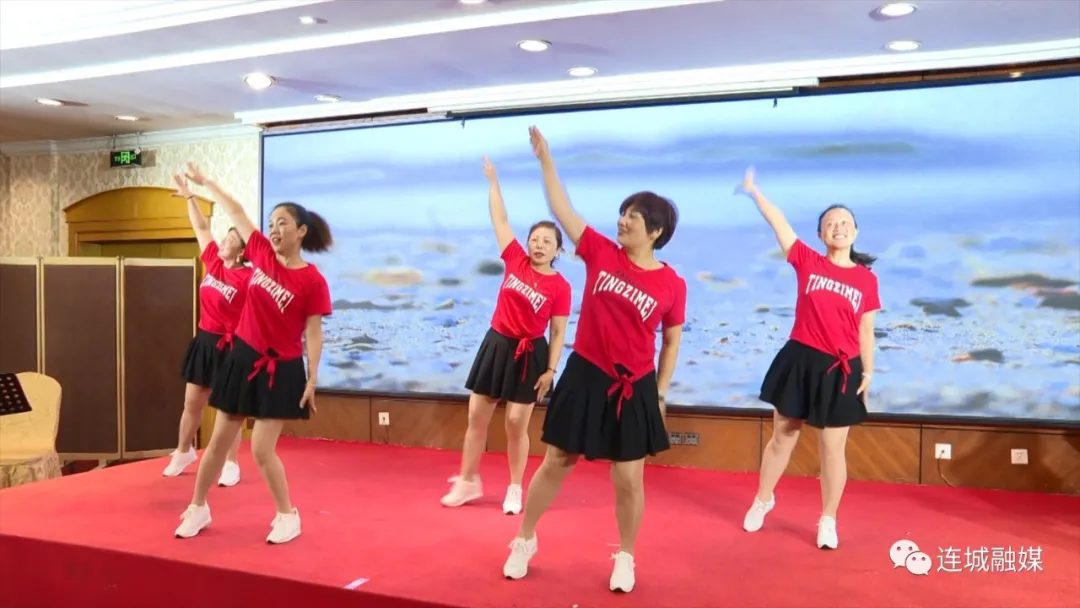 县客家美食协会与“万水千山总是情”厦门站共同举办庆祝建党百年联欢晚会