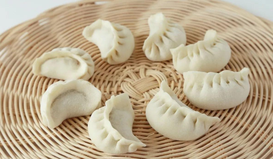 俗语|大年初五俗语一接二送三捏紧到底何意？这一天民俗里有何讲究