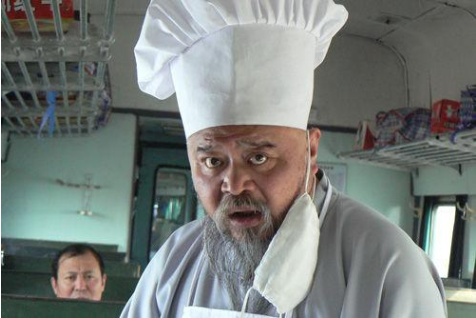 一级演员李琦：喝酒如喝水，每日两包烟害了他，如今65岁成了这样