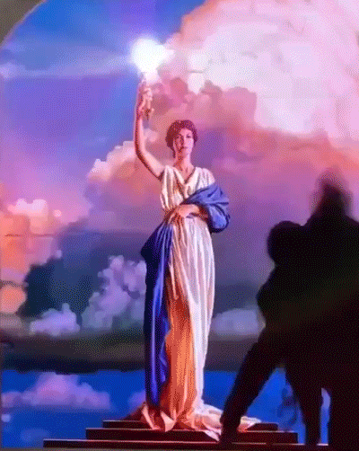 搞笑gif神评：这种技能，我应该能坚持3秒