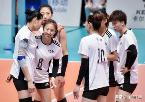 女排比赛首轮印象，三场打五局，欢笑与泪水纷