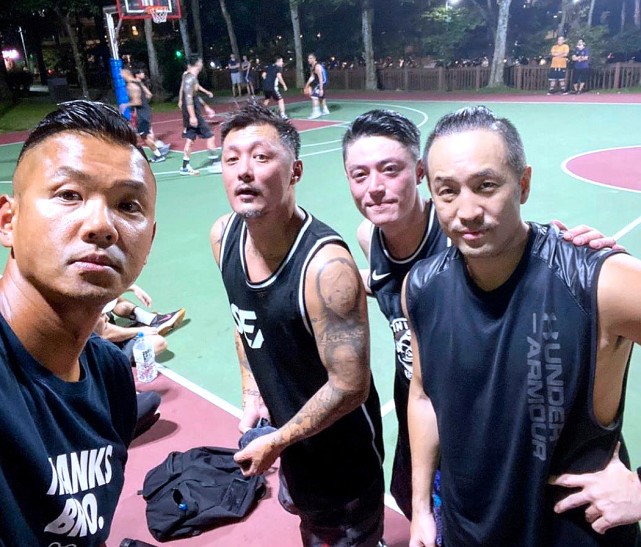 霍建华心如带女儿聚会，陈建州在现场拍余文乐意外曝光小海豚正面