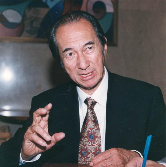 赌王何鸿燊生前作息时间表曝光：每天各房辗转