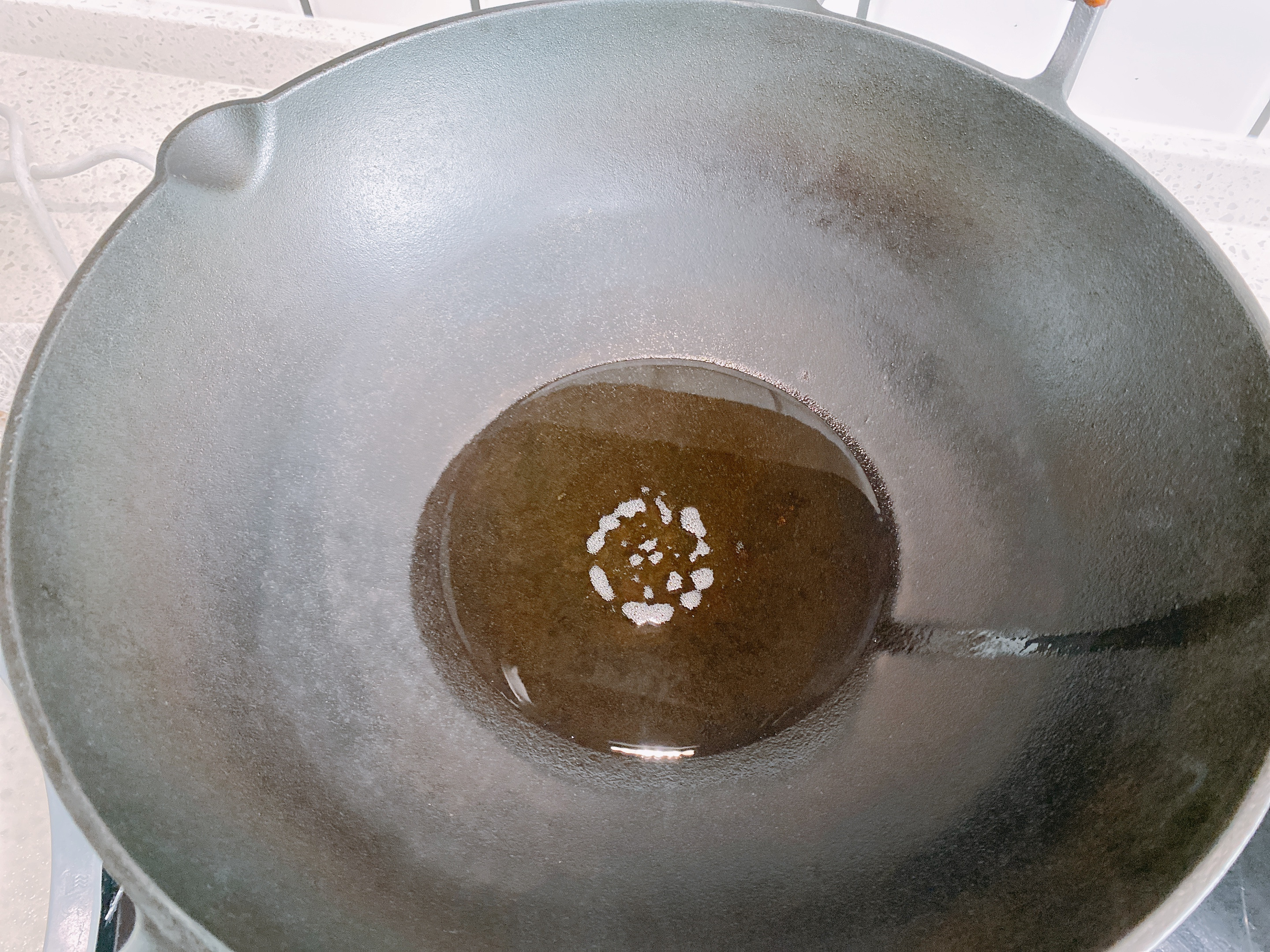 韭菜炒雞蛋，很多人第一步就錯了，教你2點，韭菜不出水雞蛋滑嫩