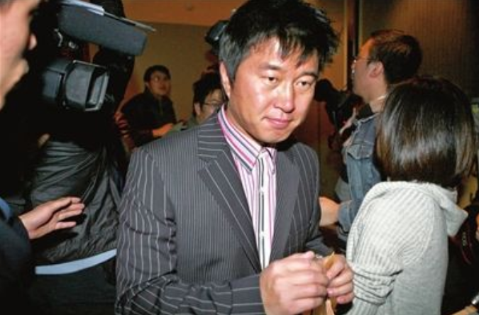 滿文軍的毀滅史，被抓后指控妻子吸毒，就這樣改寫了他的結(jié)局