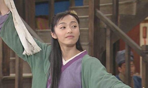 离婚8年，凌潇肃夫妇再撕姚晨：10年拉锯战，3个