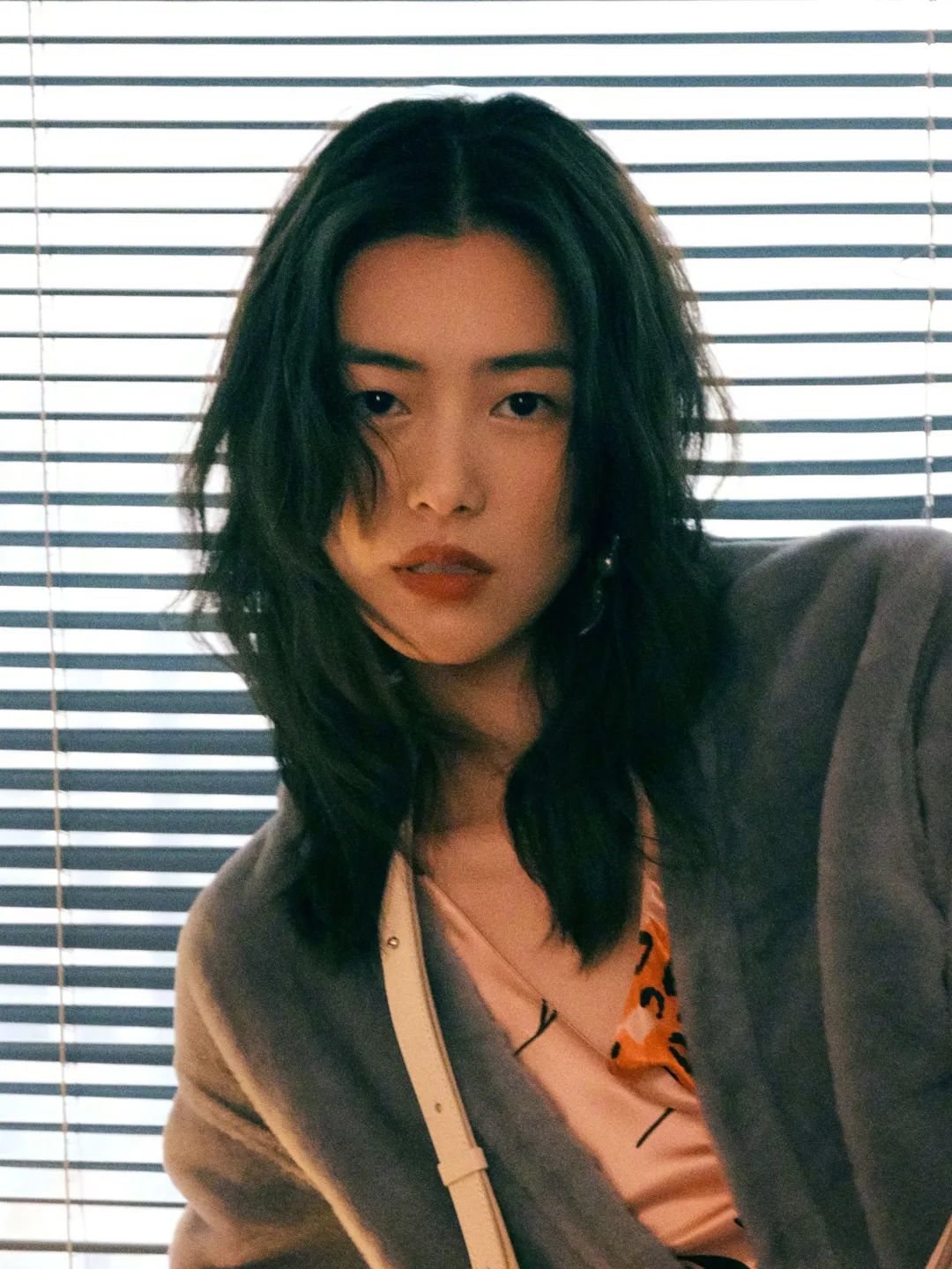 别再“披头散发”了！这4款冬季发型才够美够撩