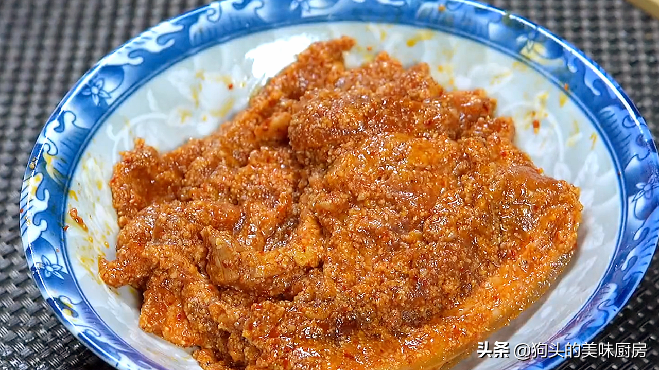 五花肉不紅燒了，教你秘製的做法，上鍋一蒸，下飯又解饞，太香了