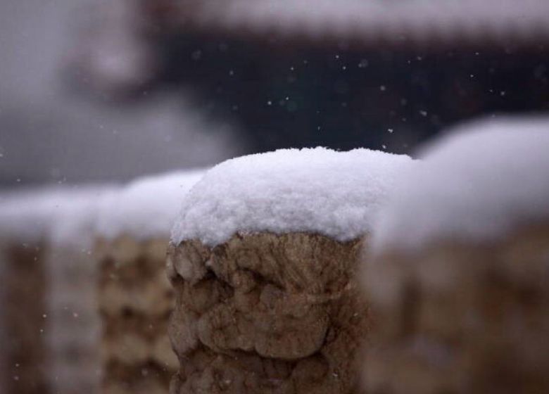 冬日，在古诗词中看雪，等一场飘雪，念一人安暖-第14张图片-诗句网