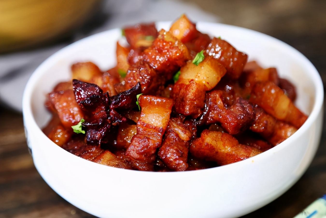 買豬肉別只會選瘦肉和五花肉，懂得挑這4個部位，做菜比之前好吃