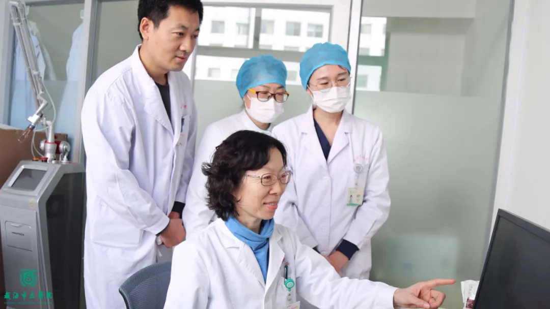 专家谈健康丨全国护肤日,不仅爱美的小姐姐,所有人都要看