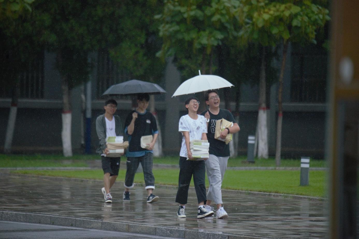 新学期来了，我想给你一个大大的拥抱