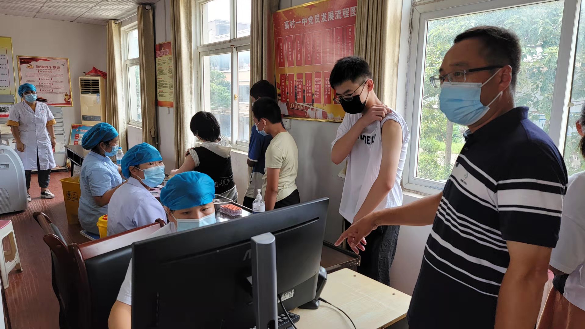荥阳市高村乡有序开展12-17岁人群新冠疫苗接种工作