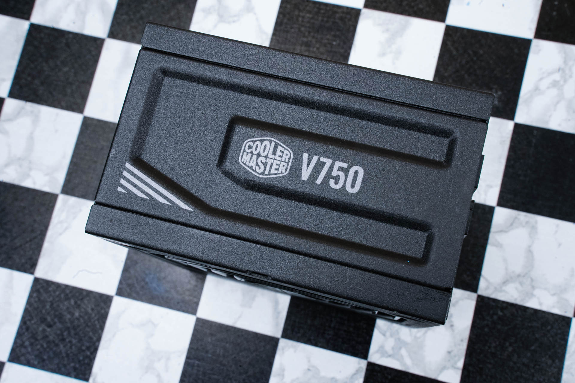 办公电脑也要高颜值，帮闺蜜组装电脑，我自己却爱了