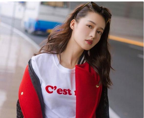 邓超曾在《跑男》中极力吹捧李沁，如今却应验