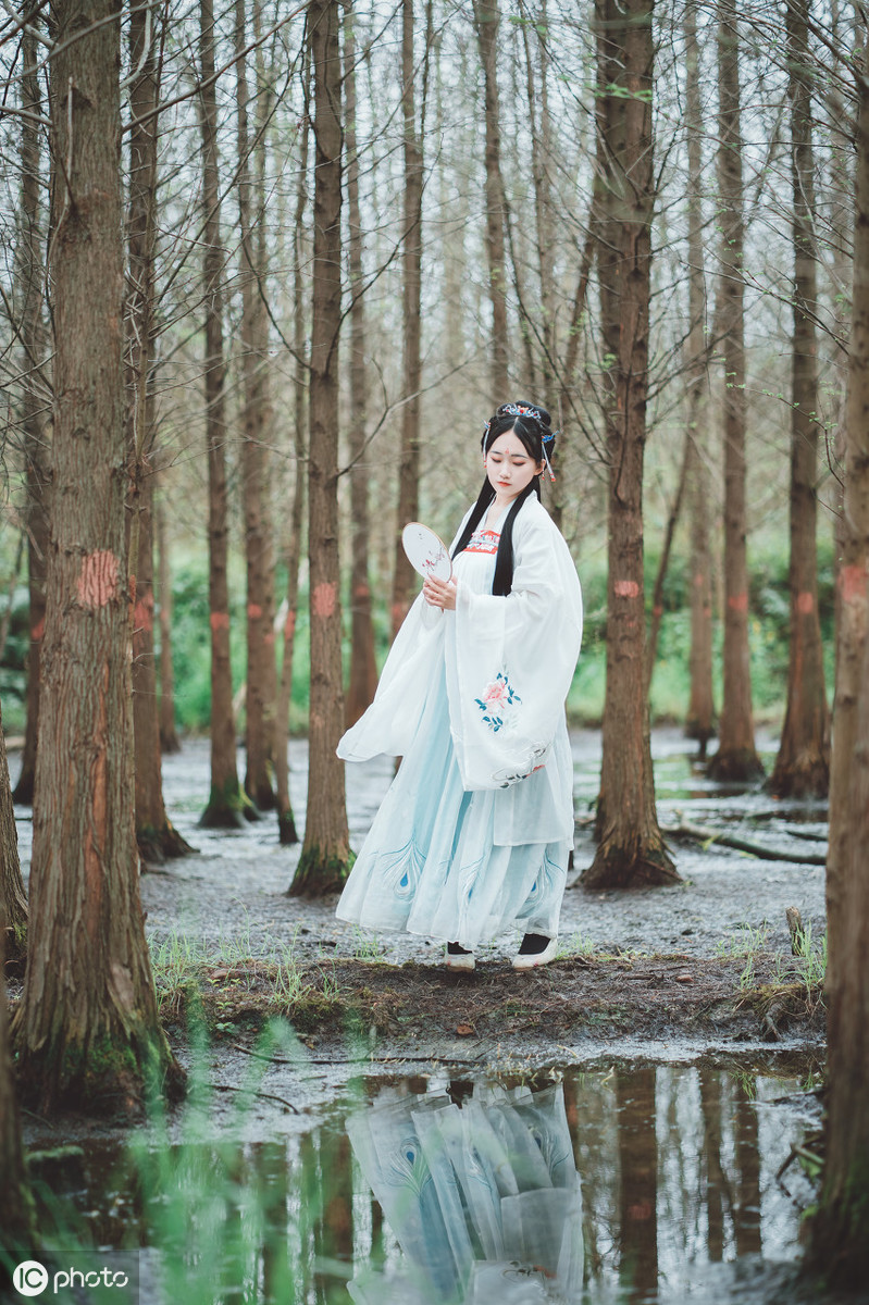 赞美湖光山色的绝美诗句 描写湖光山色的古诗大全图片
