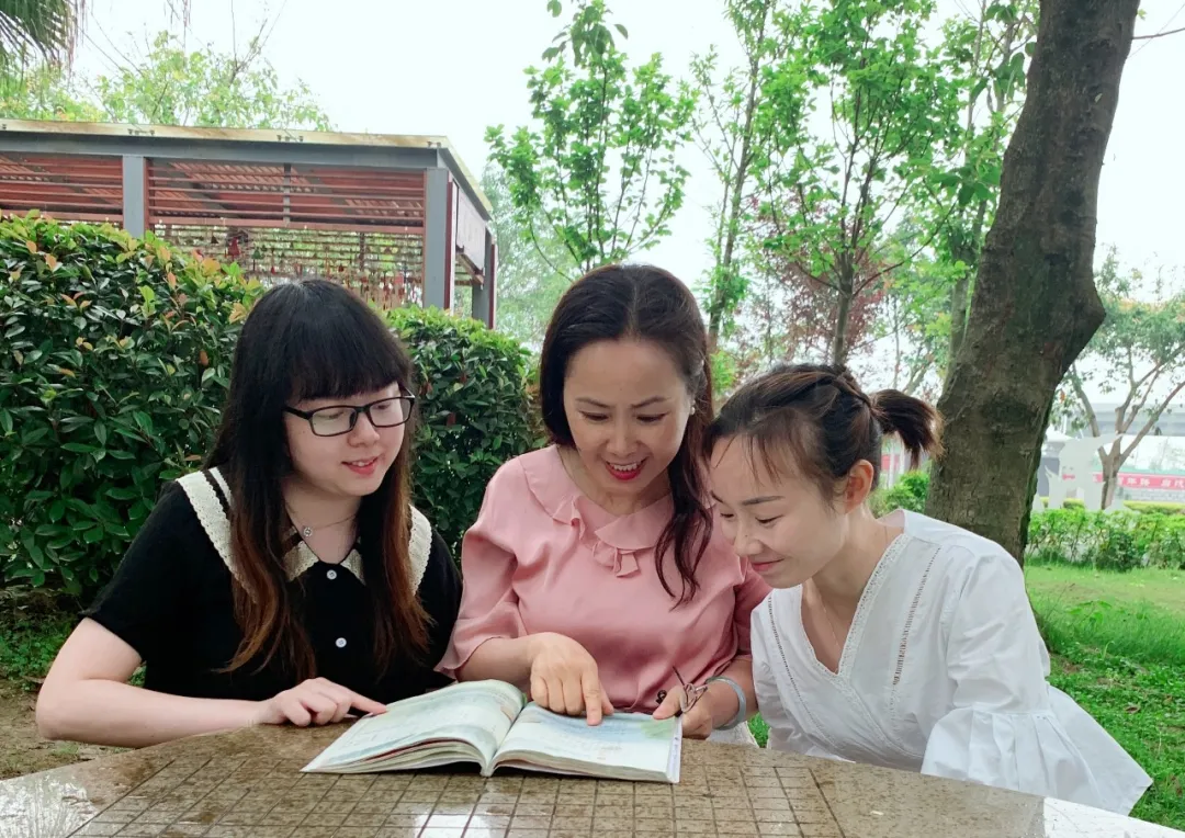 幸福，成长——万安小学青年教师共同体：共进步，同成长