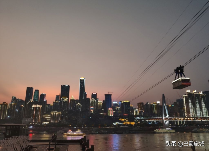 魔幻重庆又上热搜？除了无头巨佛也别错过这些