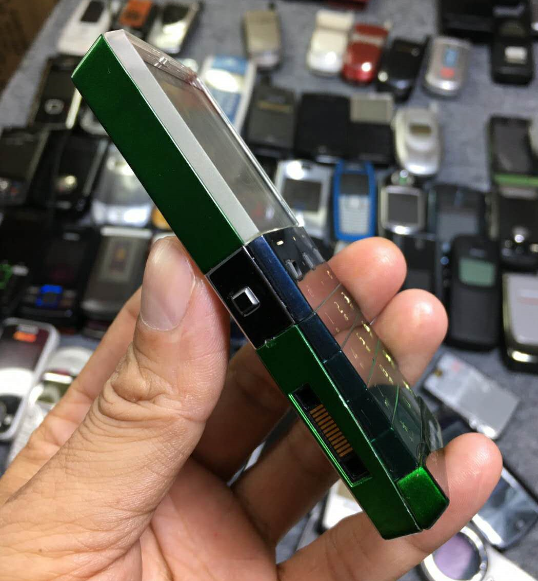 淘寶閑魚突現(xiàn)索愛“透明顯示屏”手機上，全世界限定888臺，十一年后還值3500