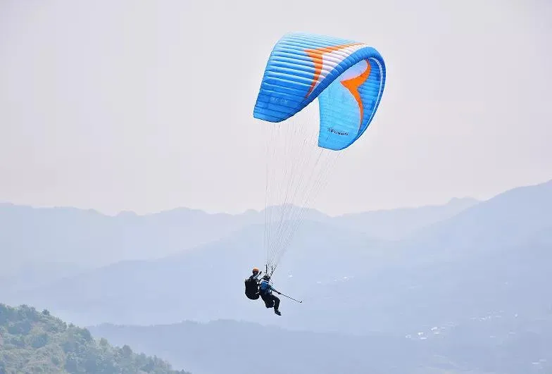 天蒙山巅热血归来|山东省唯一硬式高空极限蹦极、全国唯一景区千米高空滑翔伞,等你来挑战!