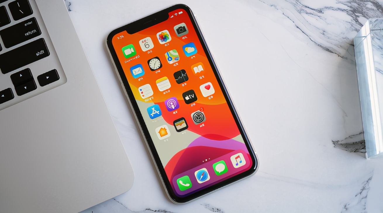 苹果亮剑，iPhone11大降1100元，网友：库克妥协了