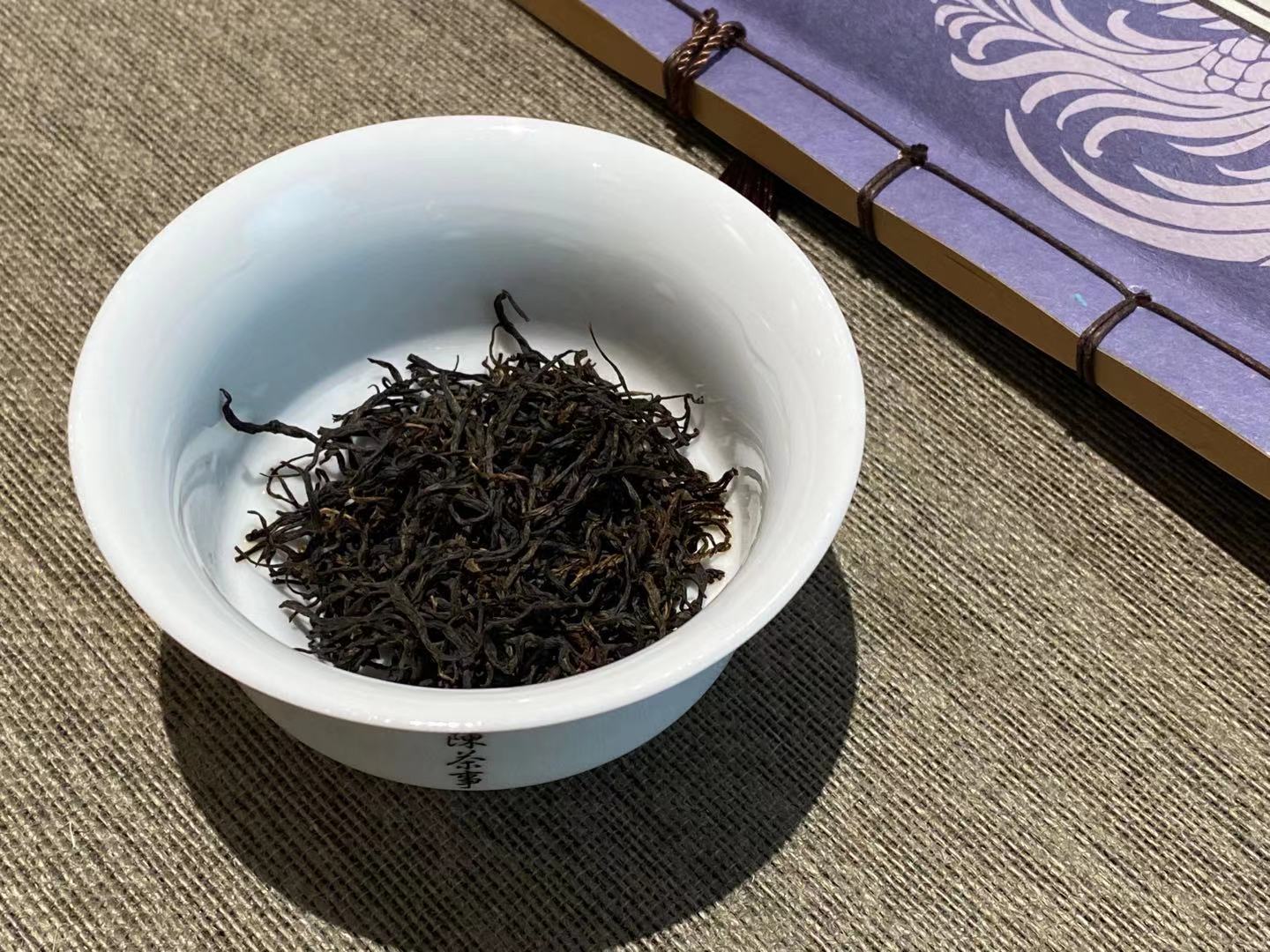 过期的茶叶能喝吗？绿茶、白茶、红茶，过期5年了怎么办？