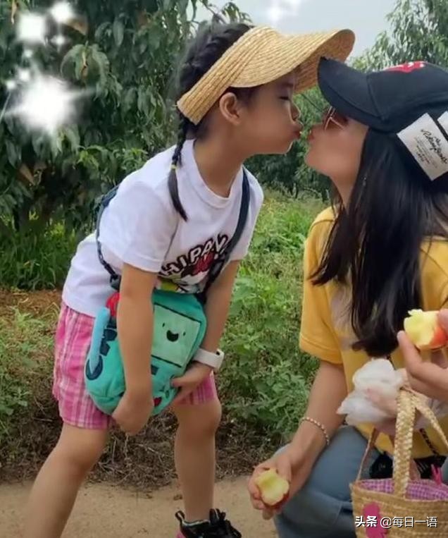 汪峰章子怡又撒狗粮了，体贴喂妻子吃饭遭拒，