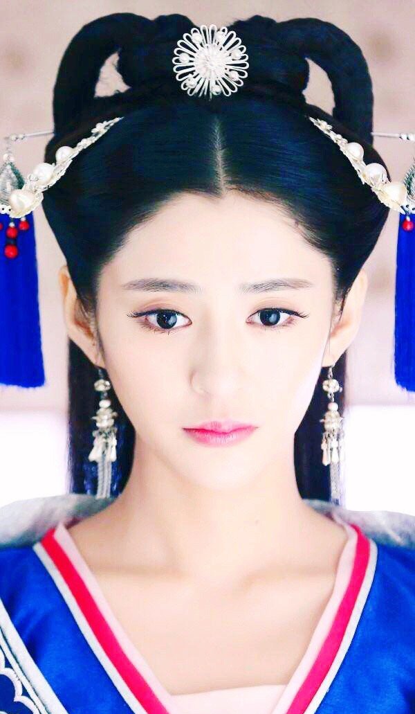 女星身材失控，脸变圆，为演戏努力减肥，她经历了什么？