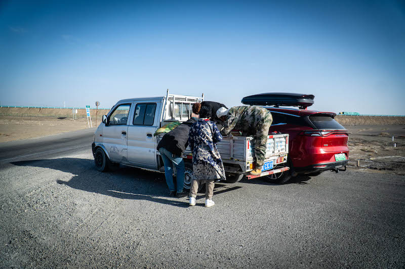 在新疆荒野旅行彻底没油了，告诉你比亚迪唐拖房车真实油耗