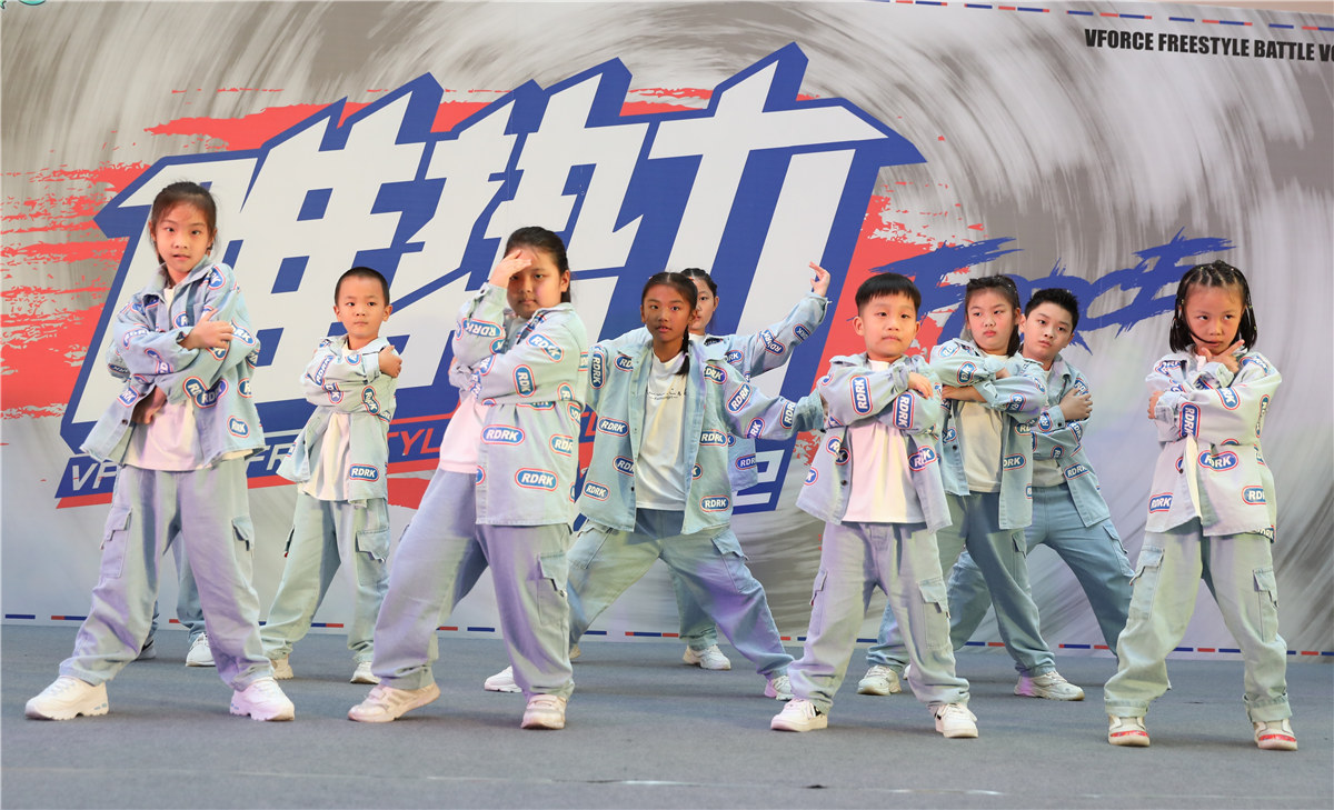 唯势力街舞大赛在深圳超燃上演　《这！就是街舞》人气舞者助阵